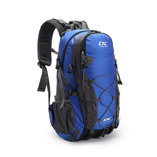 双肩登山包拍摄